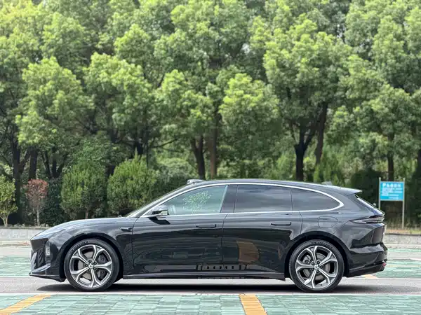 NIO ET5T 2025