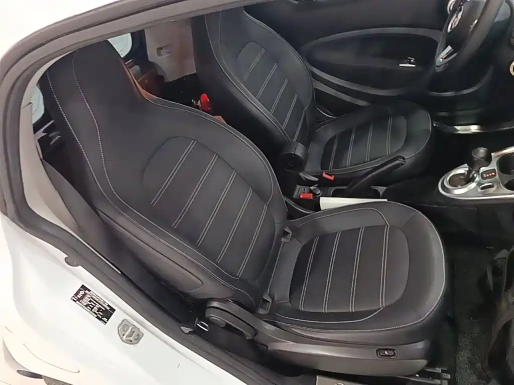 smart Fortwo 2017 — фото 25