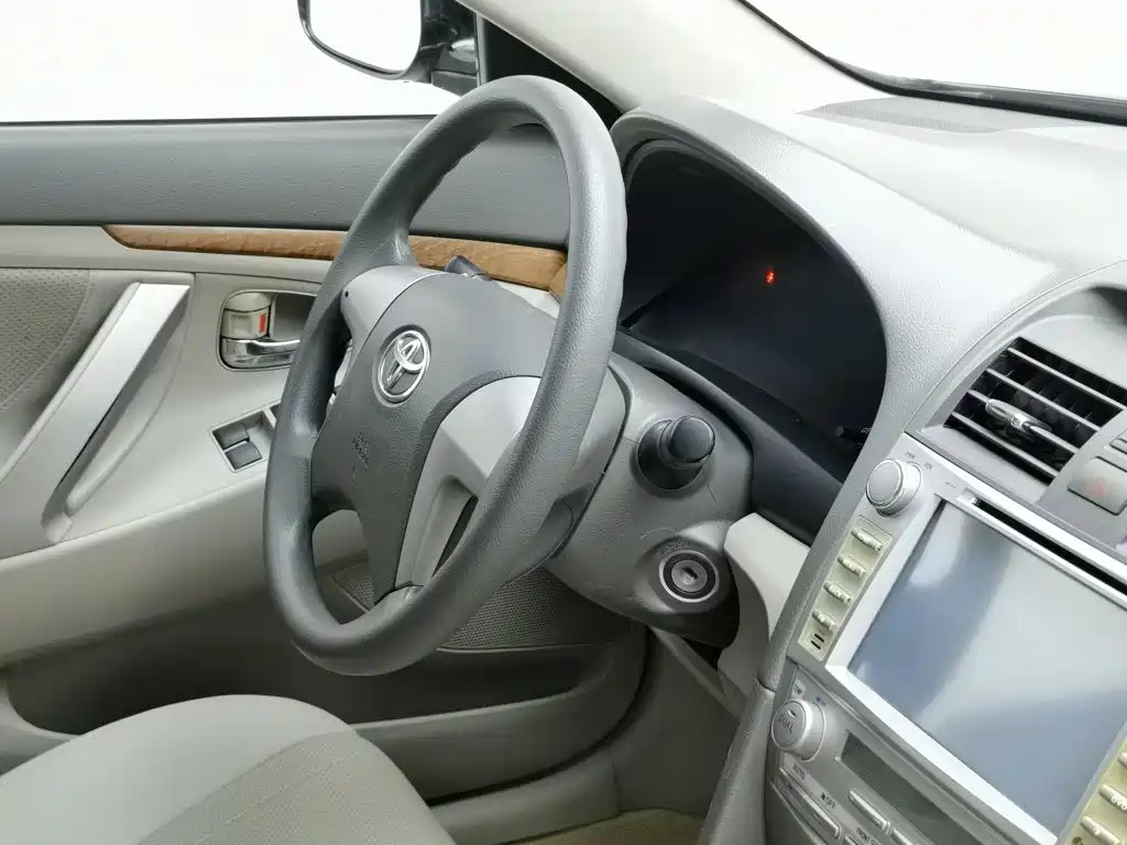 Toyota Camry 2013 — фото 22
