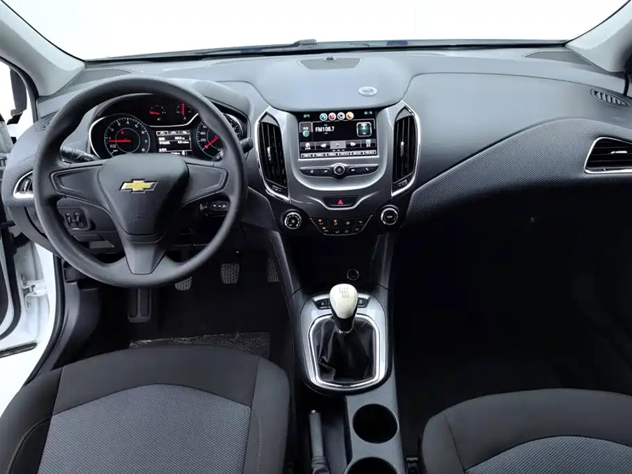 Chevrolet Cruze 2018 — фото 12
