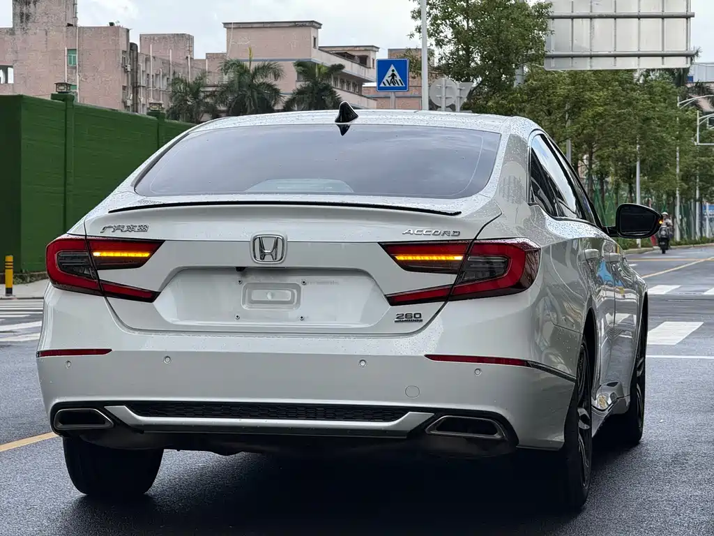 Honda Accord 2023 — фото 17