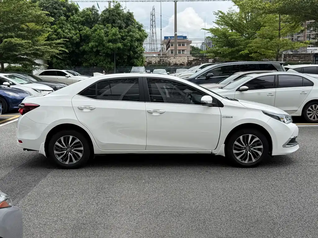Toyota Corolla 2018 — фото 5