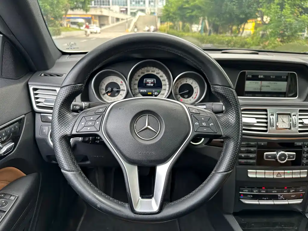 Mercedes-Benz E-Class 2014 — фото 10