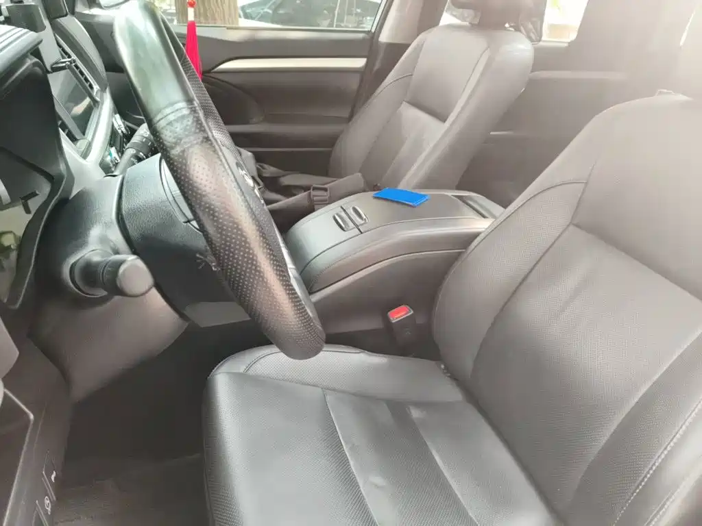 Toyota Highlander 2018 — фото 11