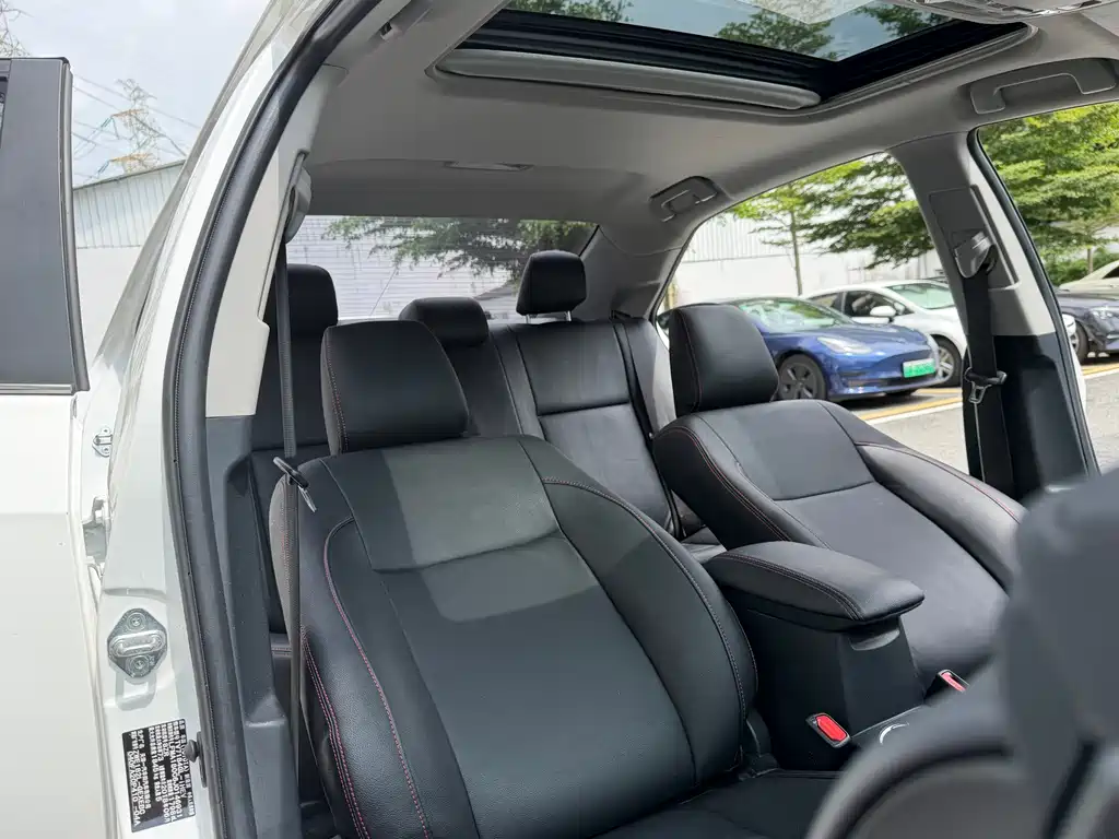 Toyota Corolla 2018 — фото 14