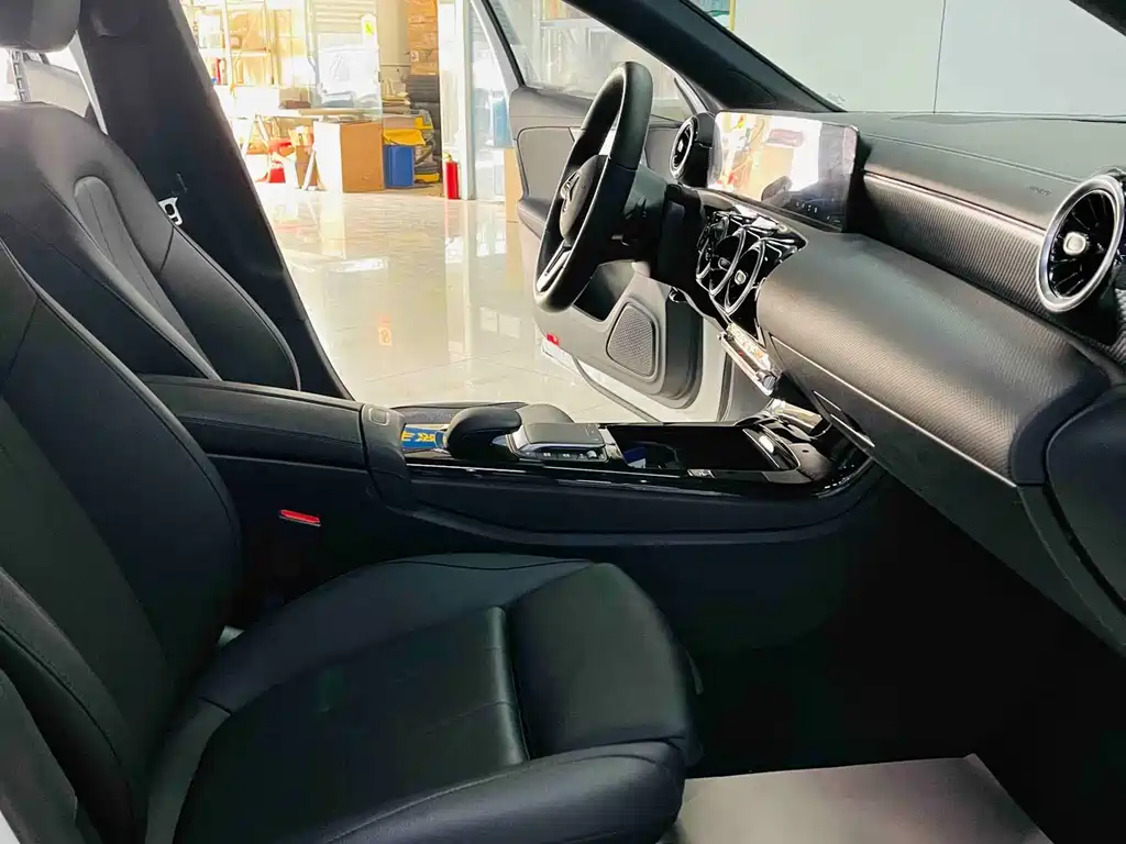 Mercedes-Benz A-Class 2021 — фото 6