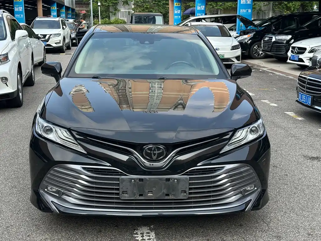 Toyota Camry 2020 — фото 2