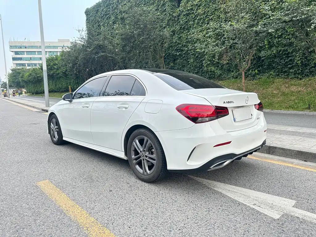 Mercedes-Benz A-Class 2021 — фото 4