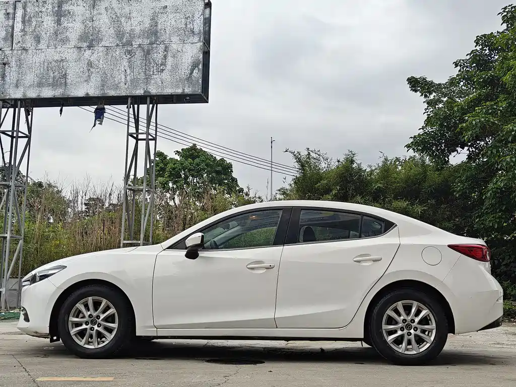 Mazda 3 Axela 2019 — фото 8