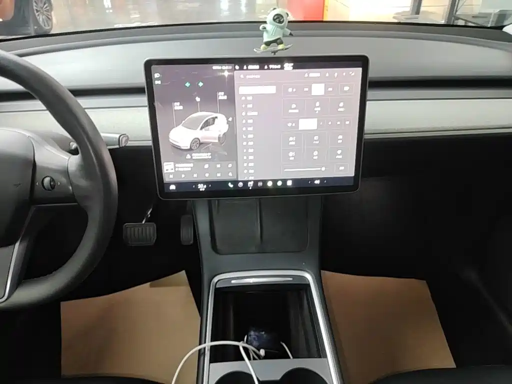 Tesla Model Y 2023 — фото 13