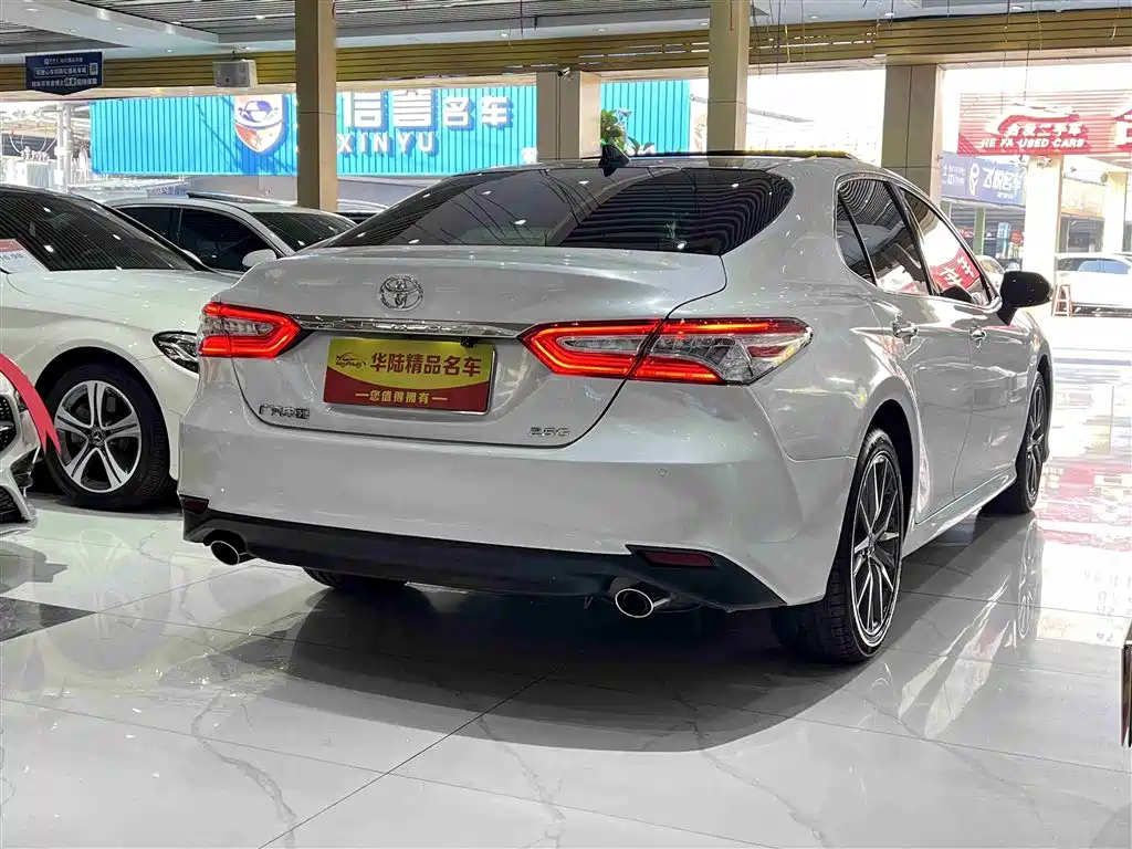 Toyota Camry 2022 — фото 4