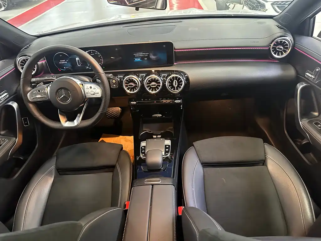 Mercedes-Benz A-Class 2020 — фото 12