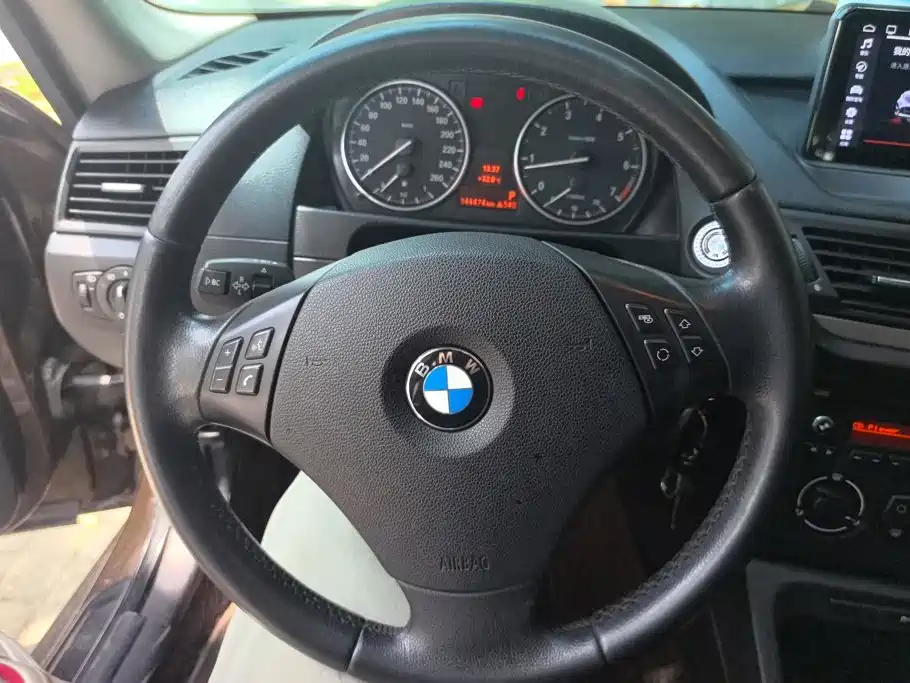 BMW X1 2012 — фото 15