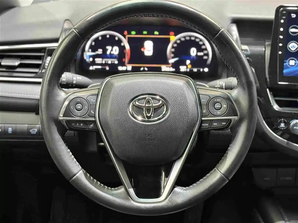 Toyota Camry 2022 — фото 10