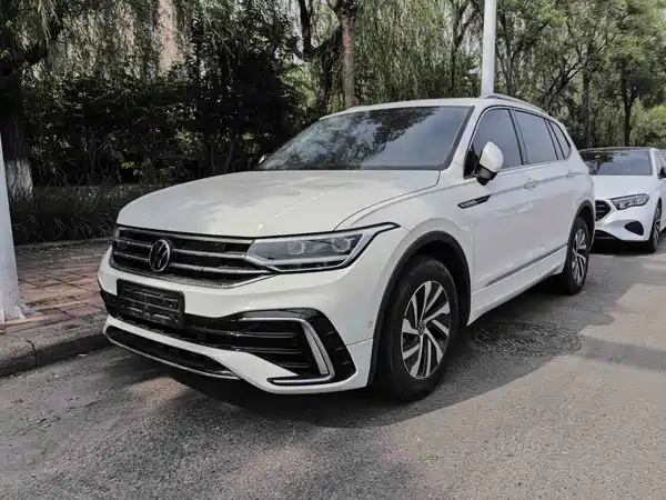 Volkswagen Tiguan L Plug-In Hybrid 2022