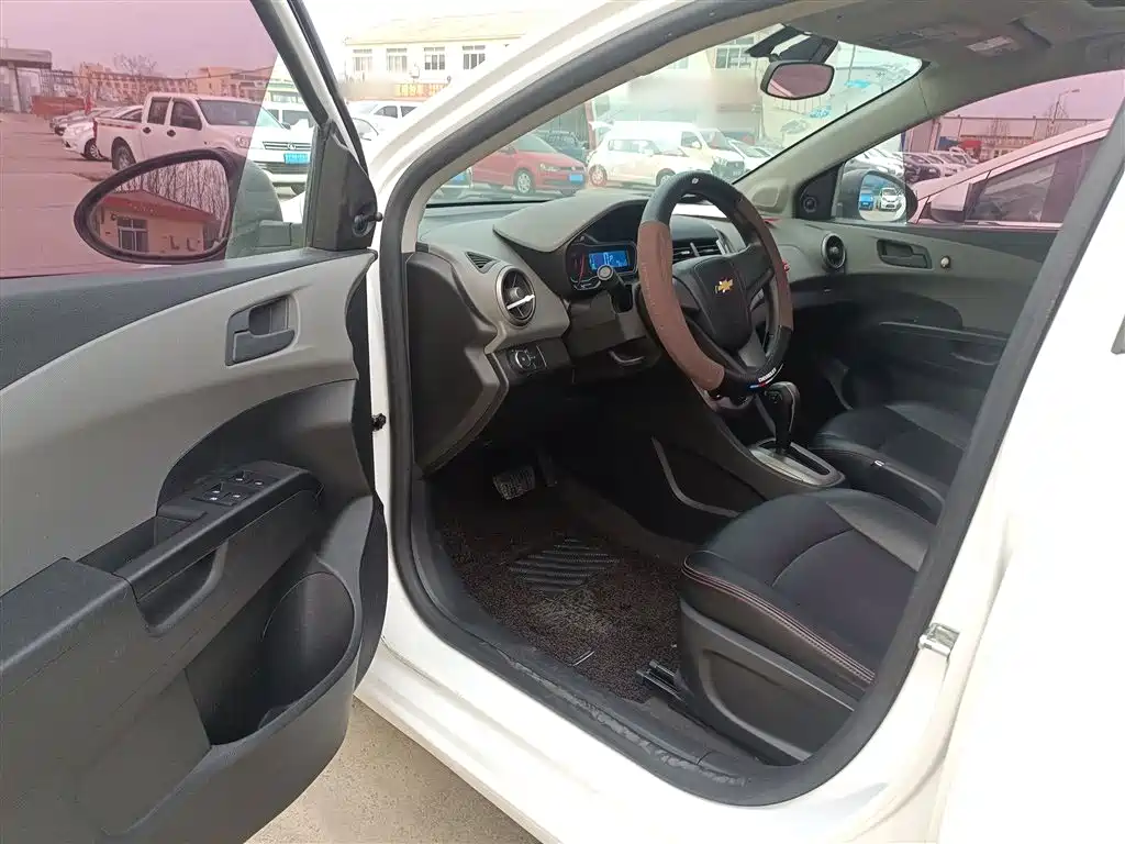 Chevrolet Aveo 2015 — фото 16