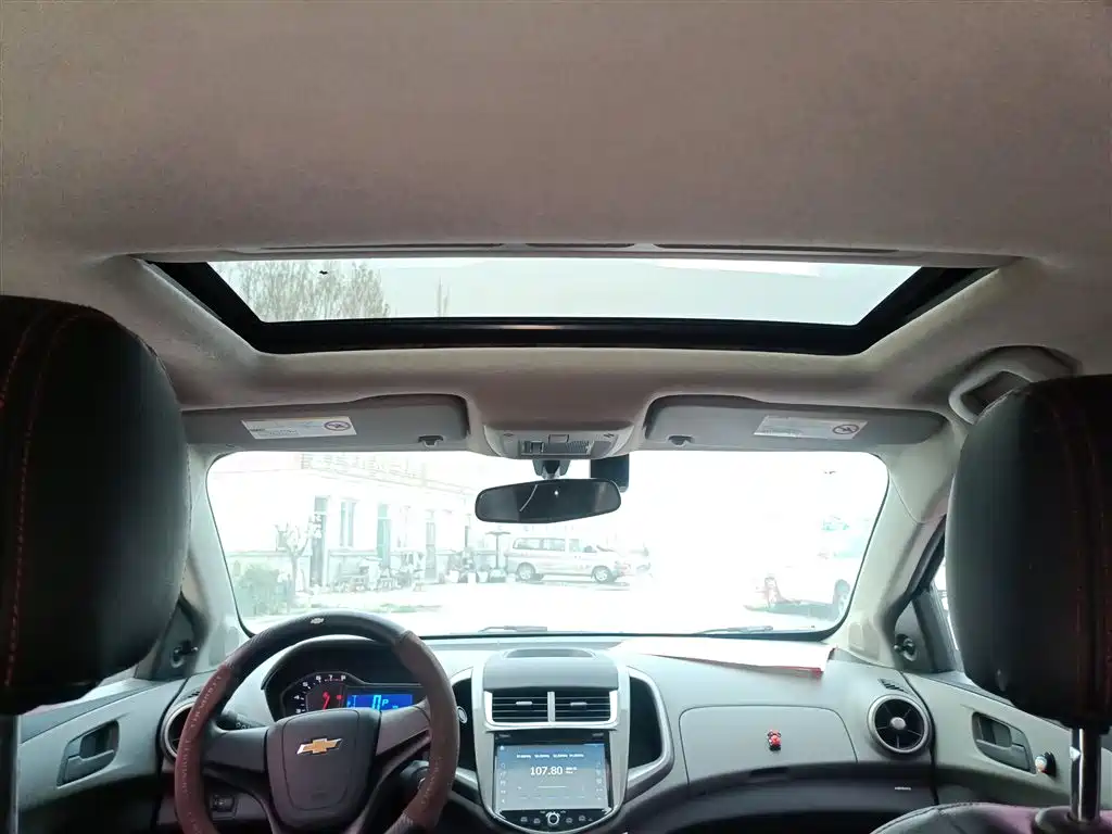 Chevrolet Aveo 2015 — фото 18