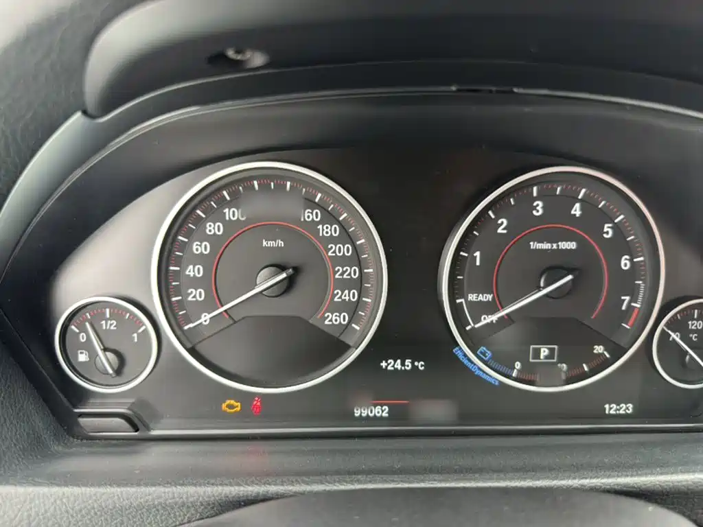 BMW 3 Series 2017 — фото 17