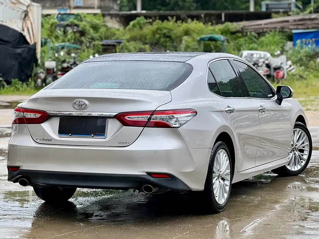 Toyota Camry 2020 — фото 3