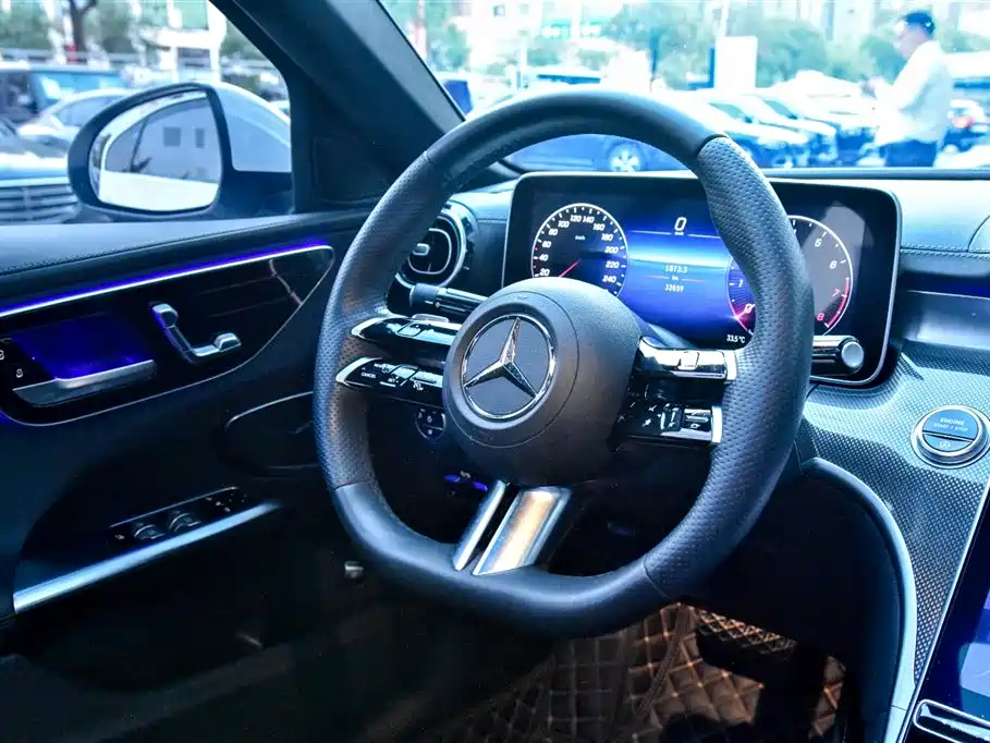 Mercedes-Benz C-Class 2023 — фото 8