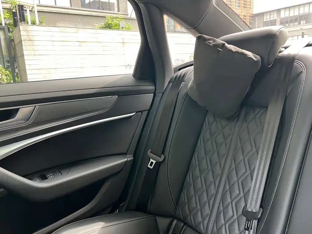 Audi A6L 2025 — фото 22