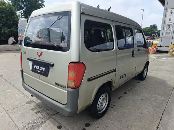Wuling Sunshine 2013