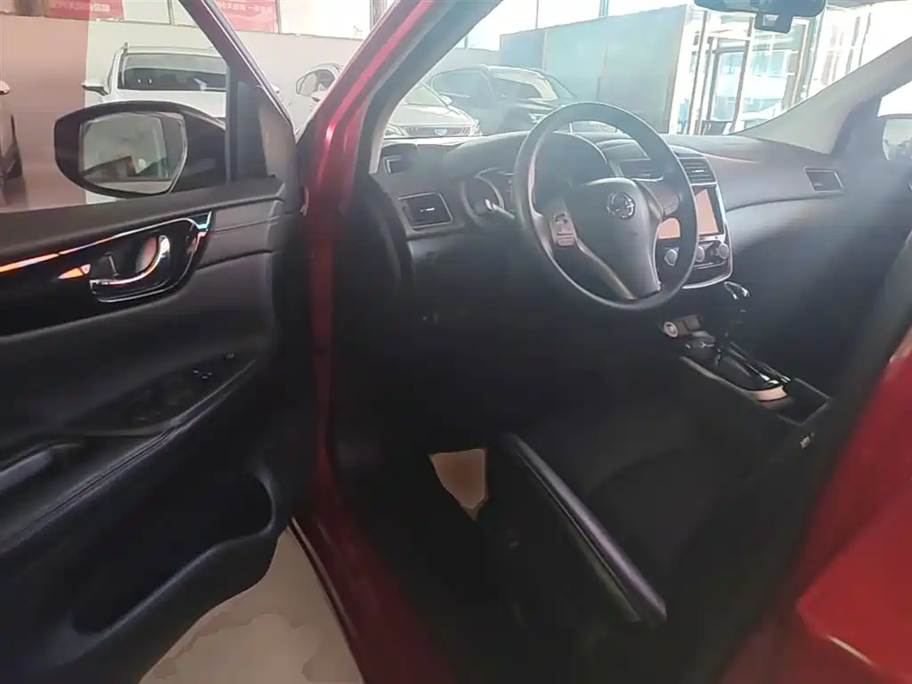 Nissan Tiida 2019 — фото 16