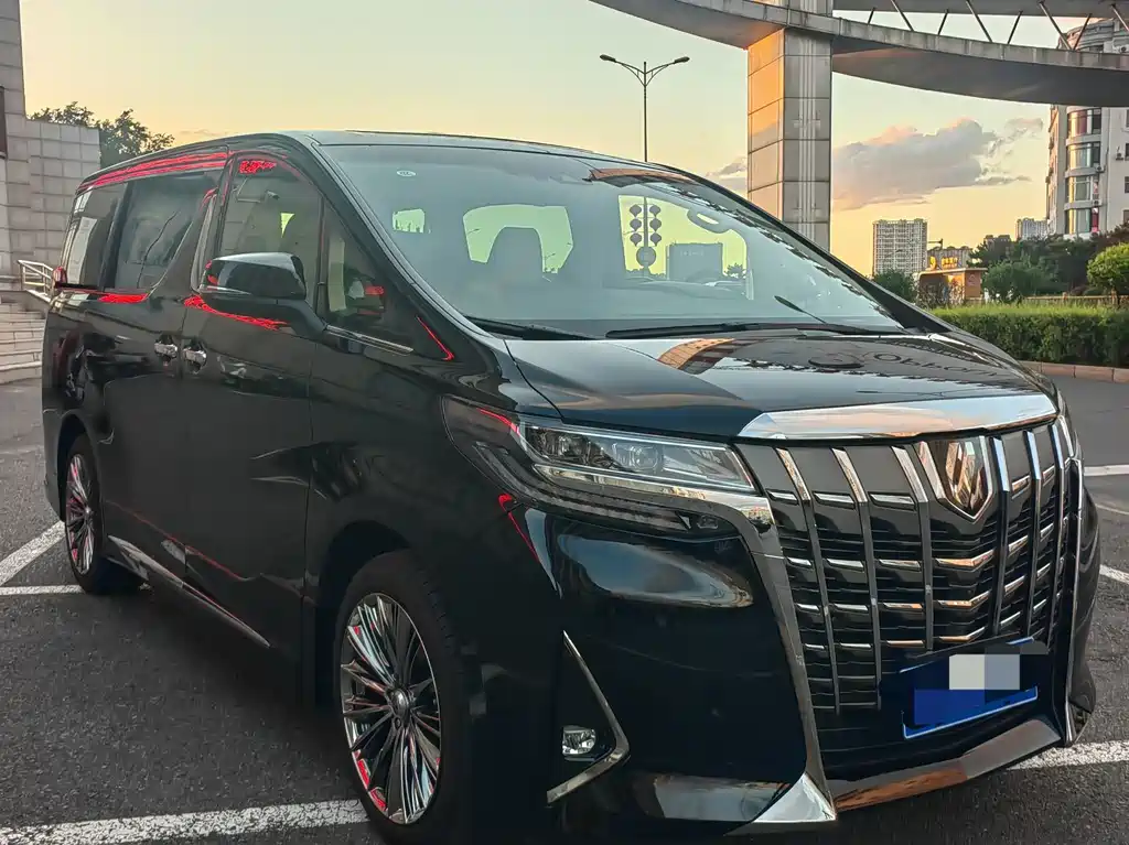 Toyota Alphard 2023 — фото 5