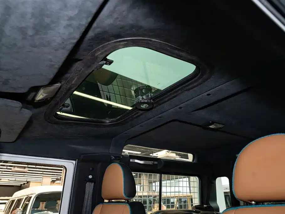Land Rover Defender 2010 — фото 16