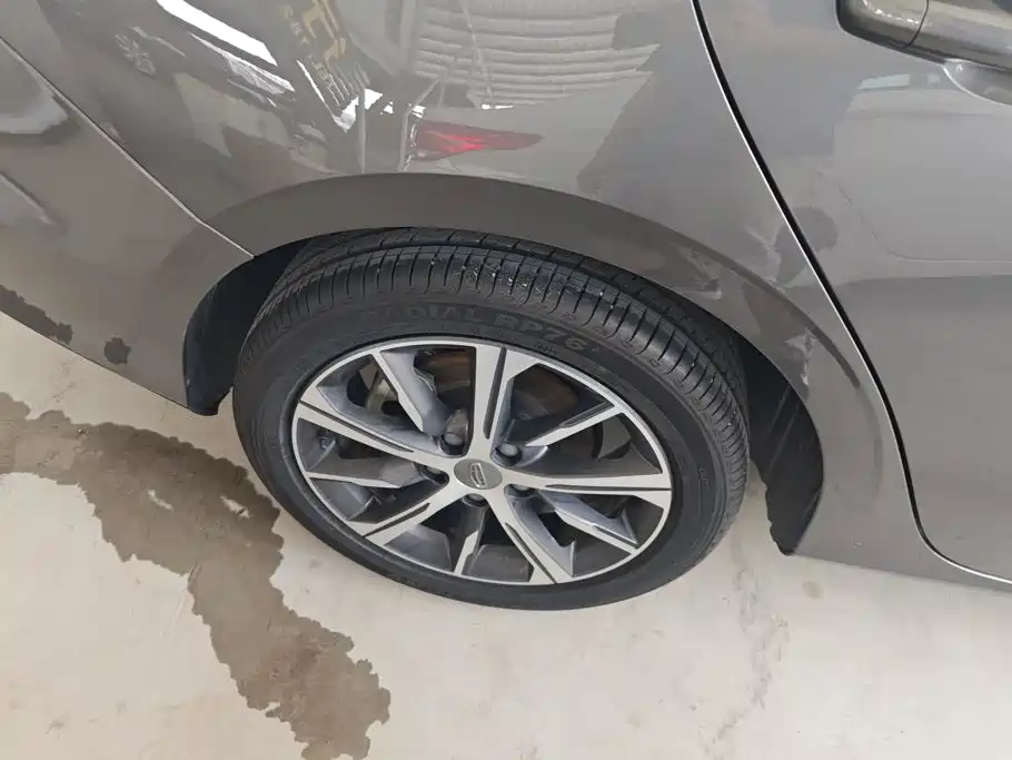 Geely Emgrand 2022