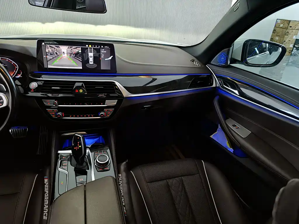 BMW 5 Series 2022 — фото 15