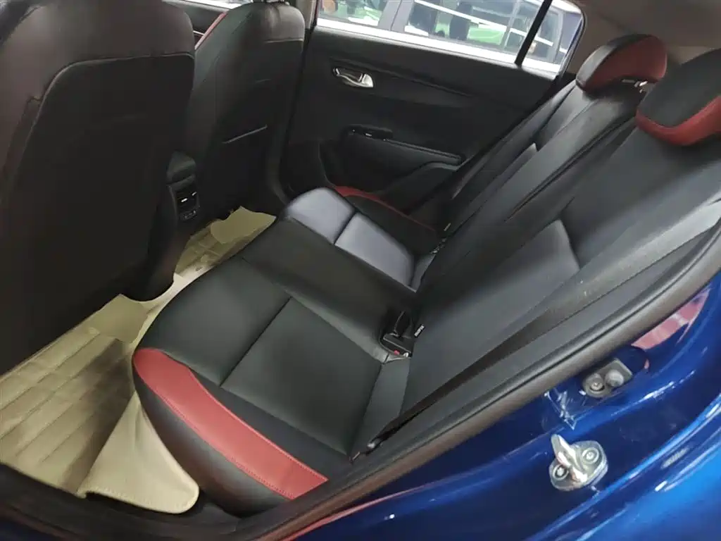 Kia KX Cross 2018 — фото 17