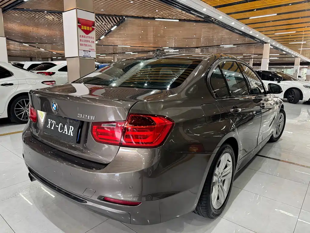 BMW 3 Series 2012 — фото 10