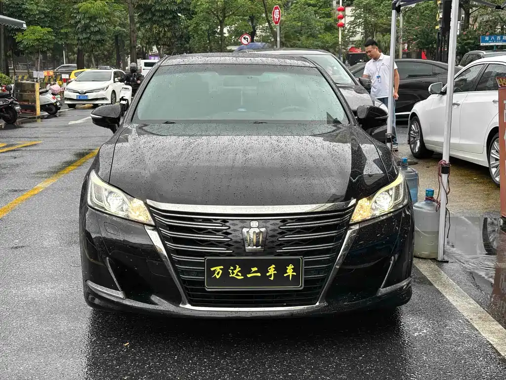 Toyota Crown 2018