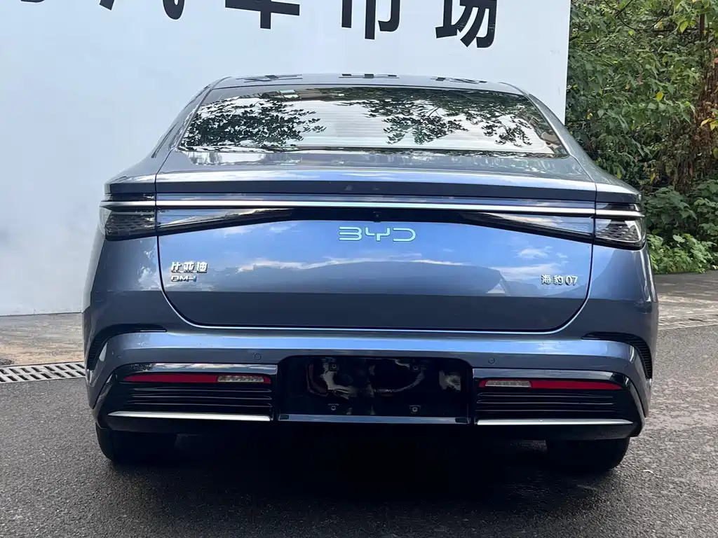 BYD Seal 07 DM-i 2025 — фото 29