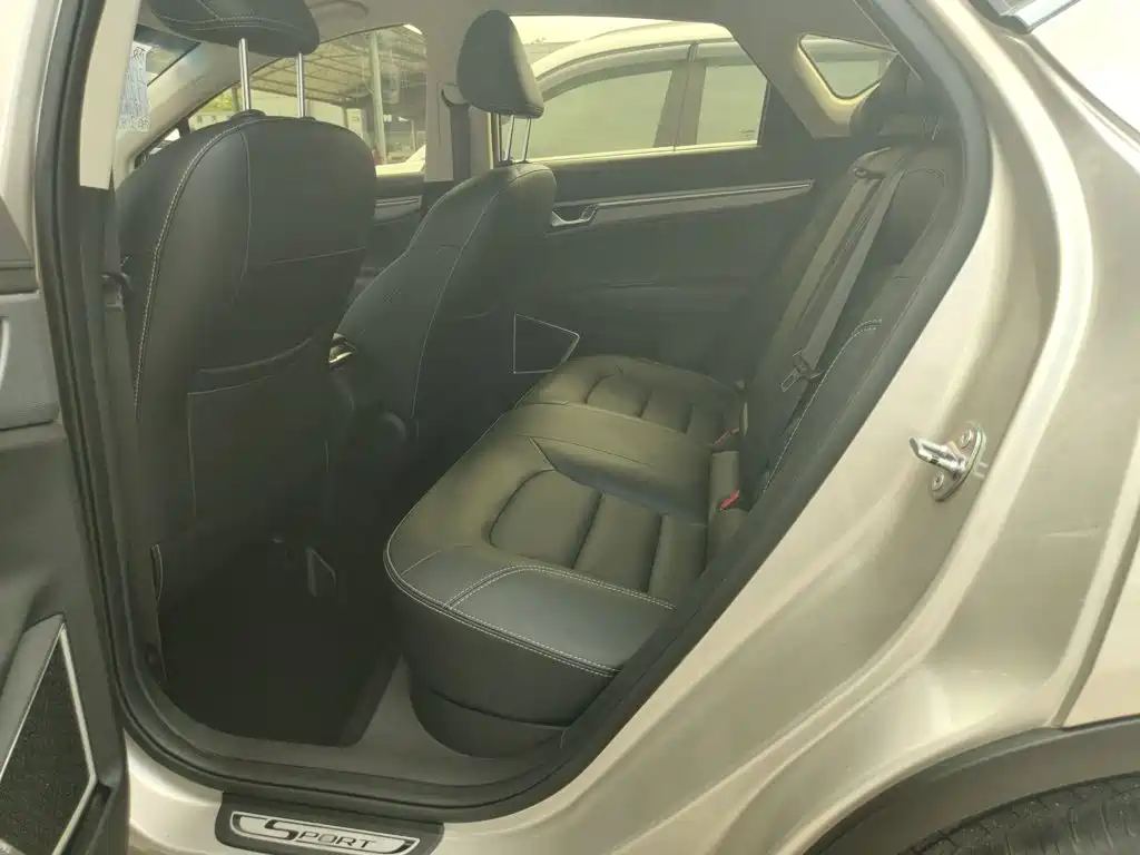 Geely Emgrand GS 2018 — фото 14