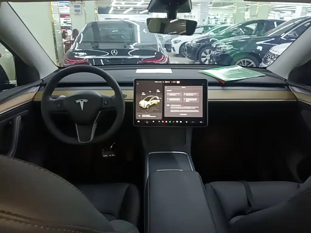 Tesla Model Y 2023 — фото 10