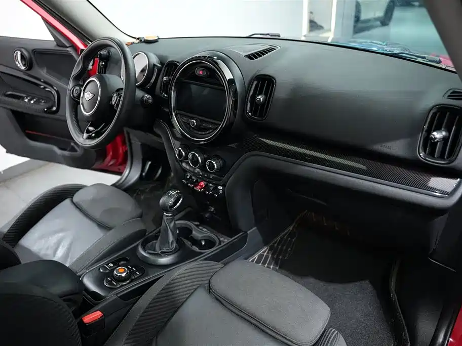 MINI Countryman 2019 — фото 18
