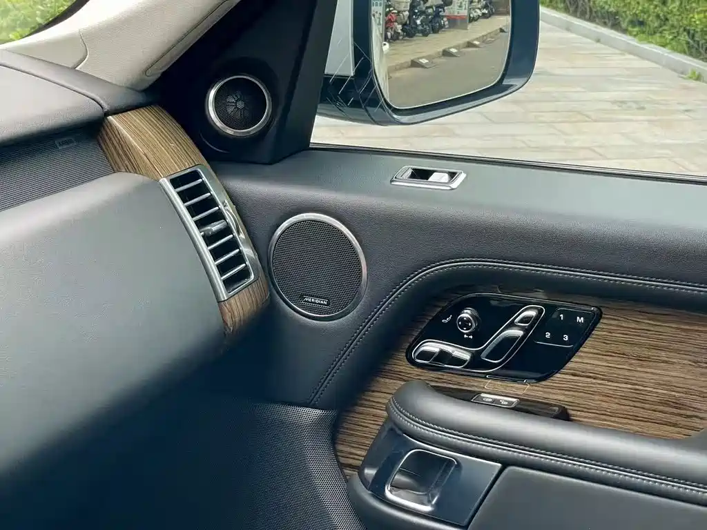 Land Rover Range Rover 2019 — фото 13