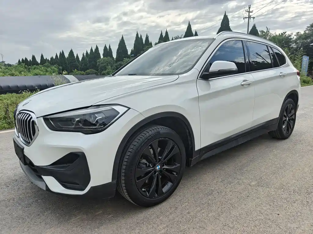 BMW X1 2021 — фото 2