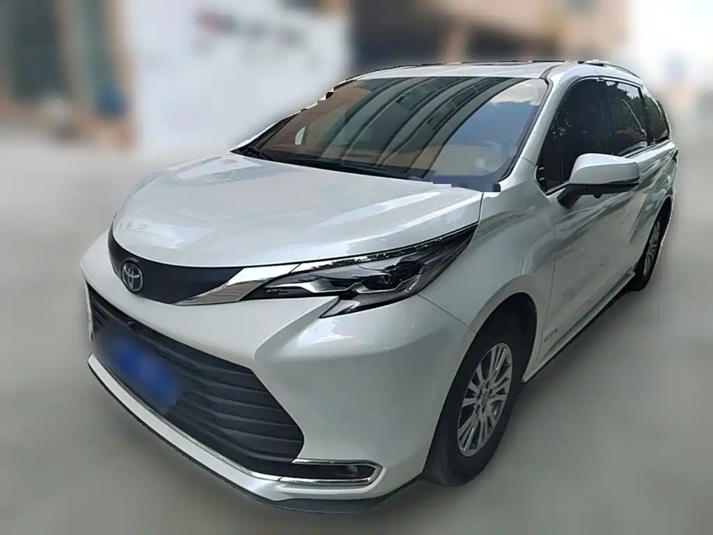 Toyota Sienna 2022 — фото 3