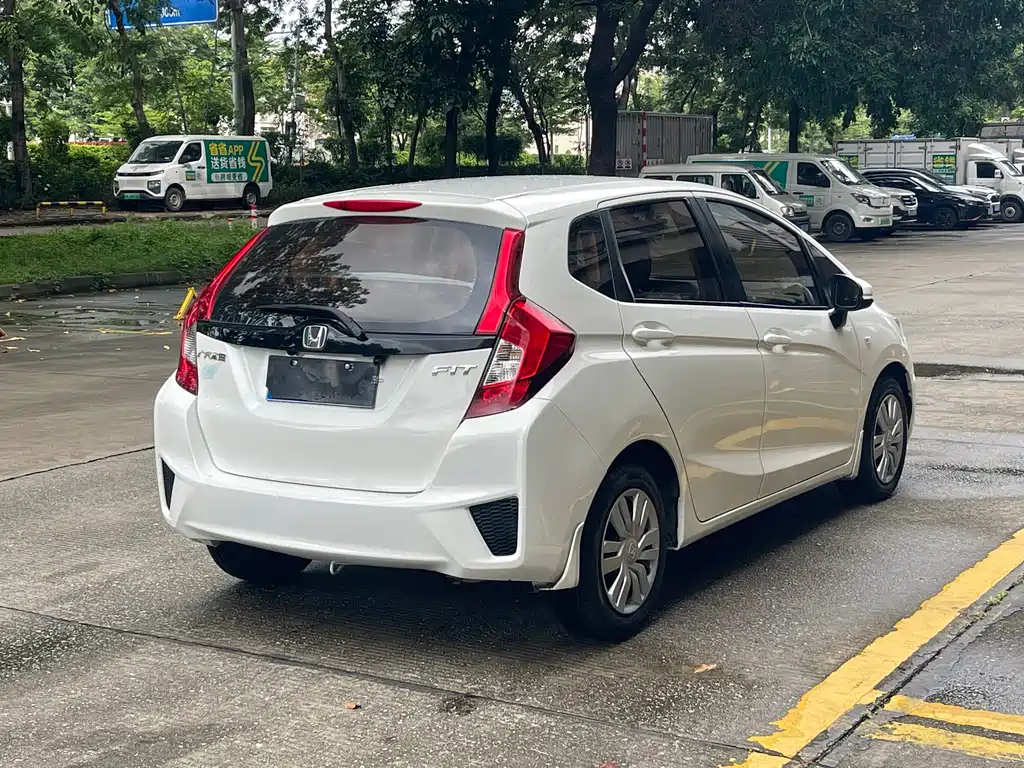Honda Fit 2015 — фото 11