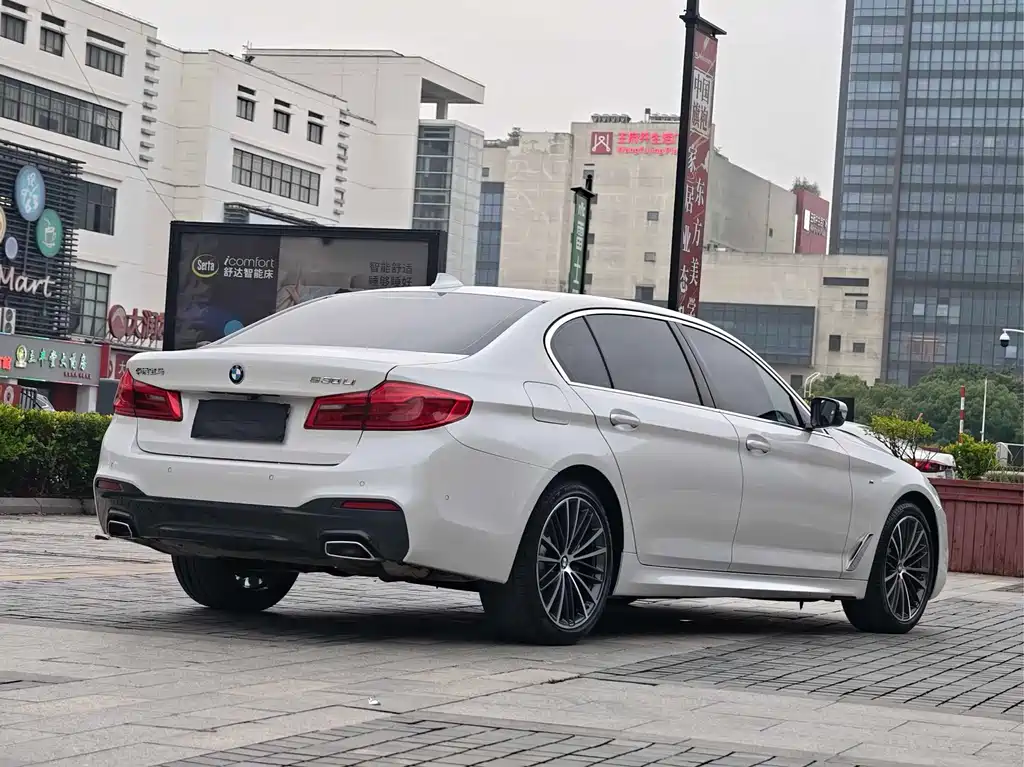 BMW 5 Series 2019 — фото 4