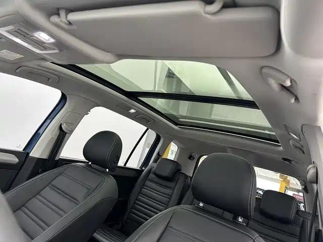Volkswagen Touran 2018 — фото 14
