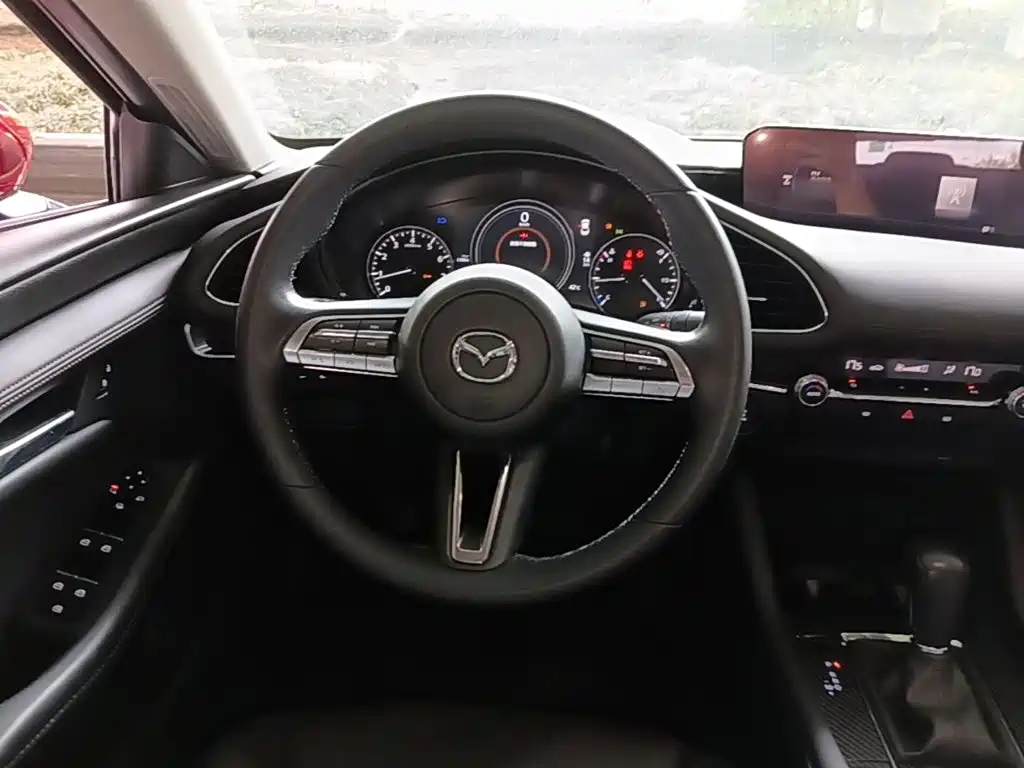Mazda 3 Axela 2021 — фото 11
