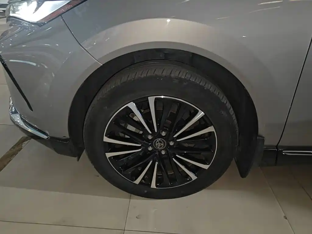 Toyota Venza 2023 — фото 23