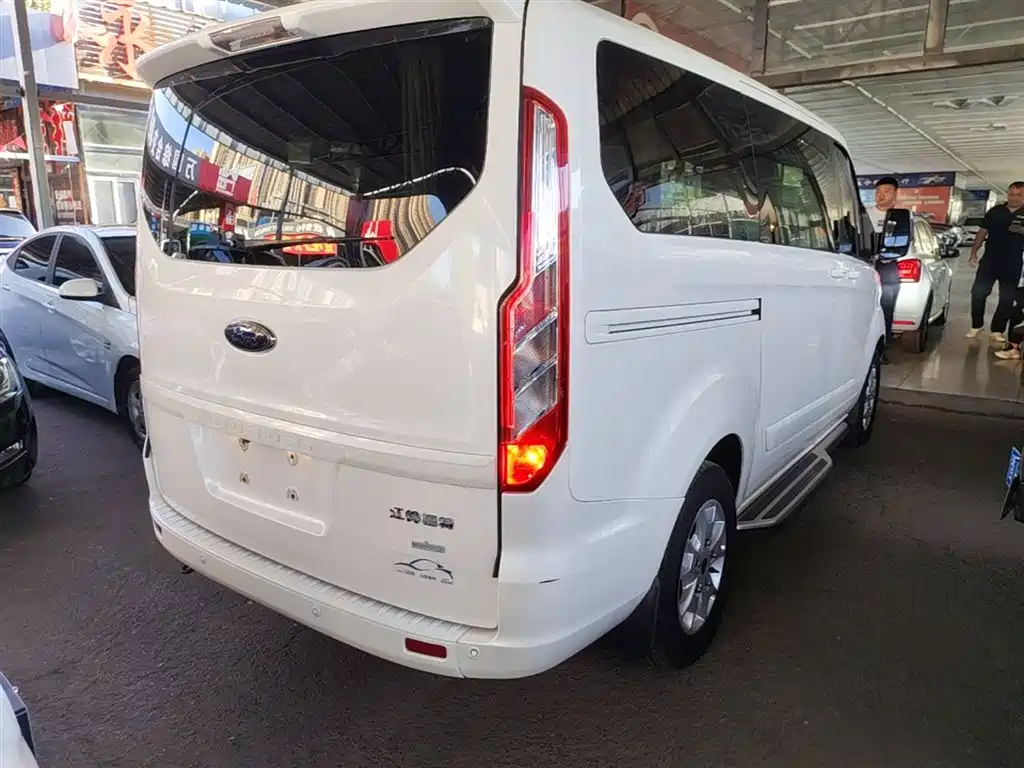 Ford Tourneo 2021 — фото 7