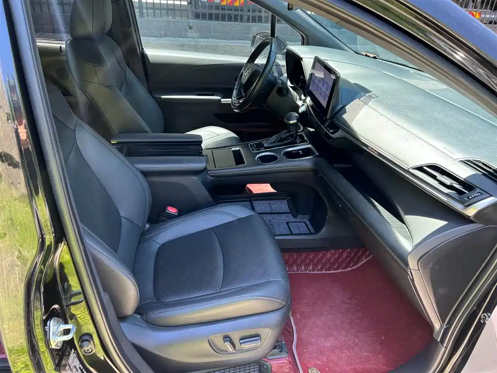 Toyota Sienna 2022 — фото 16