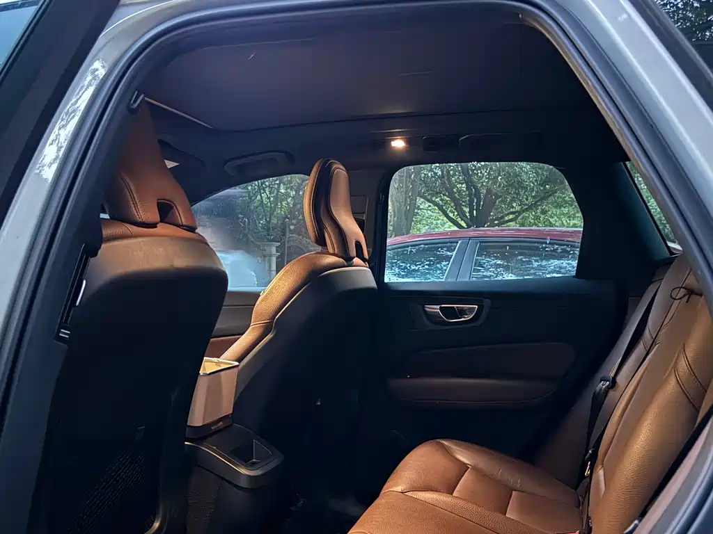 Volvo XC60 2022
