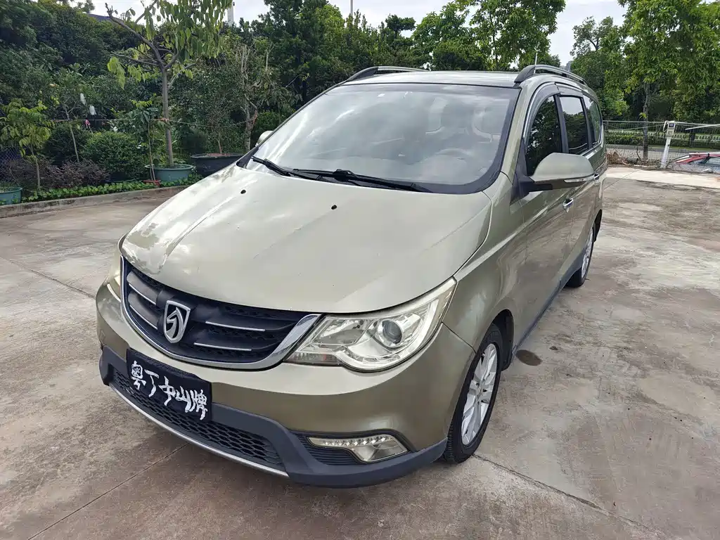 Baojun 730 2015